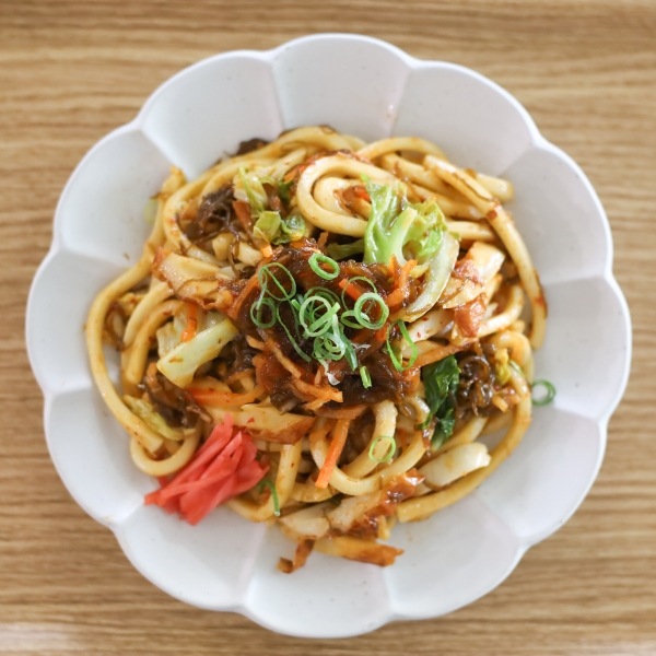 もずくキムチで作る焼きうどん