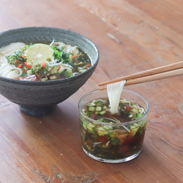 山海ねばとろと夏野菜の具だくさん素麺つゆ