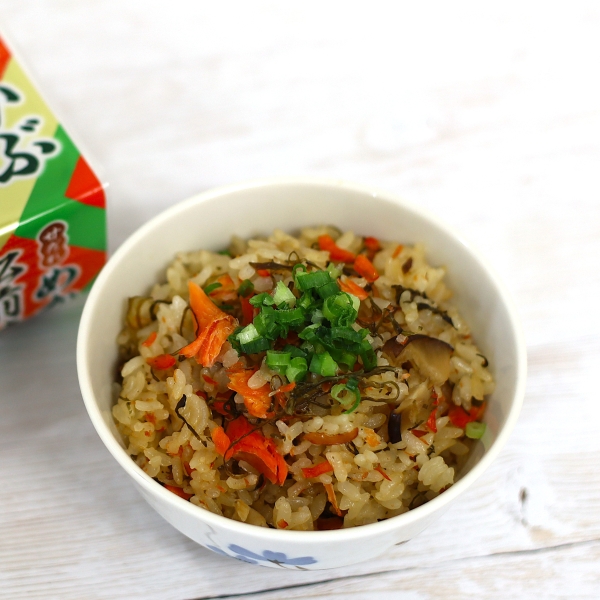 めかぶ松前漬と塩鮭の炊き込みご飯