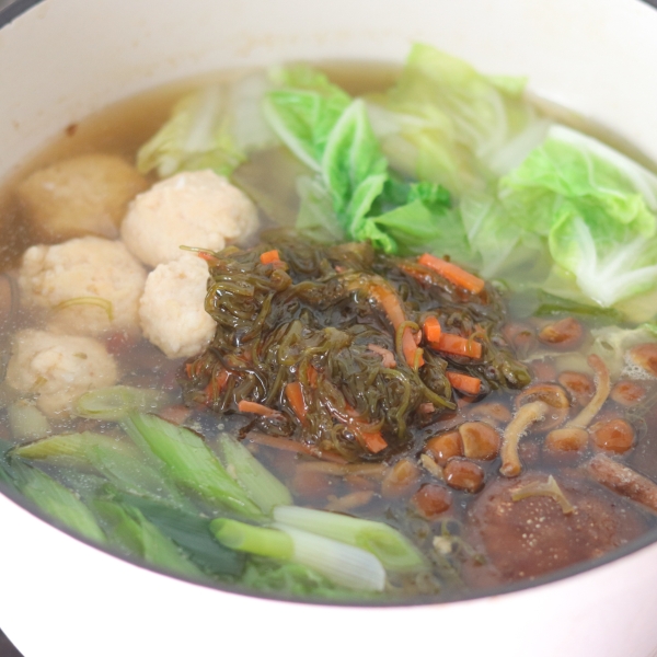 だし不要！めかぶ松前漬を使った簡単なべ