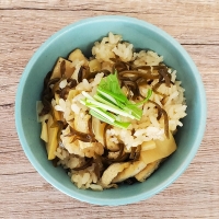 味付めかぶと筍の炊き込みご飯