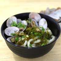うすあさめかぶと、あさりのうどん