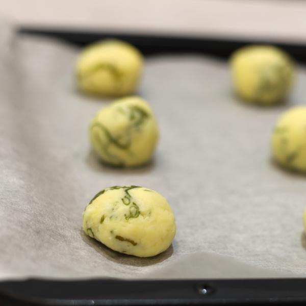 めかぶでポンデケージョ