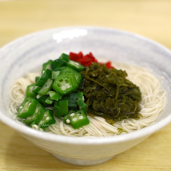 うすあさめかぶと梅の素麺